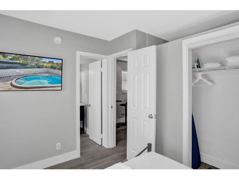 Building Photo - 50 Davie Blvd