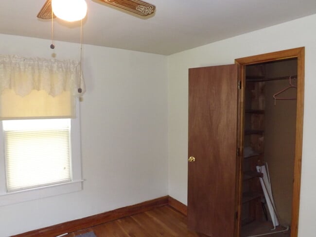 Building Photo - 3 Bedroom Home Close to WCU available 8/4/...