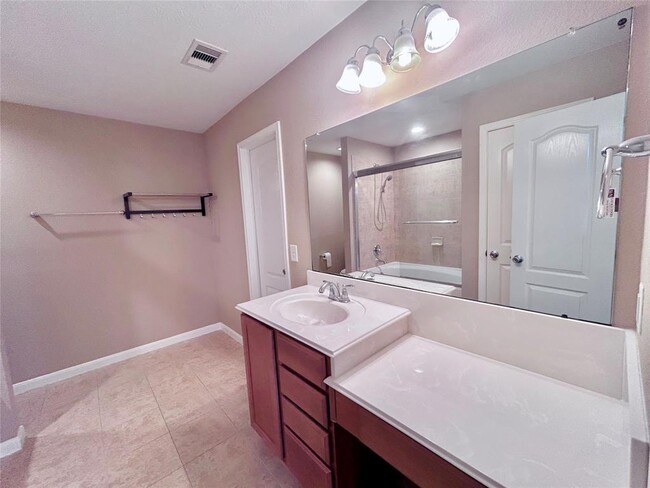 Building Photo - 803 Sweet Flower Dr
