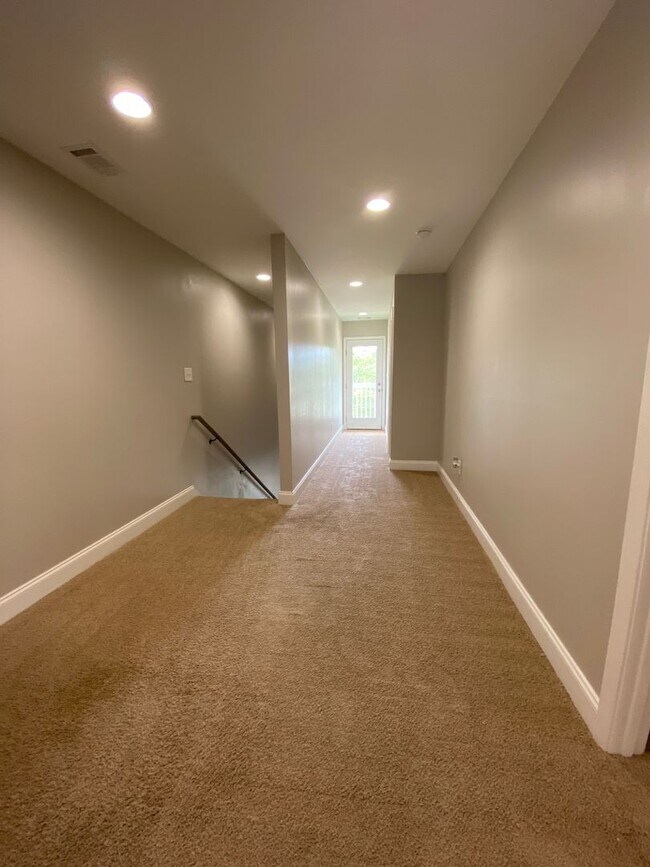 Building Photo - 162 Strickland Ave