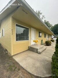 Building Photo - 633 Airway Ave