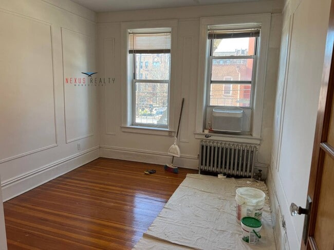 Primary Photo - 25-66-66 42nd St