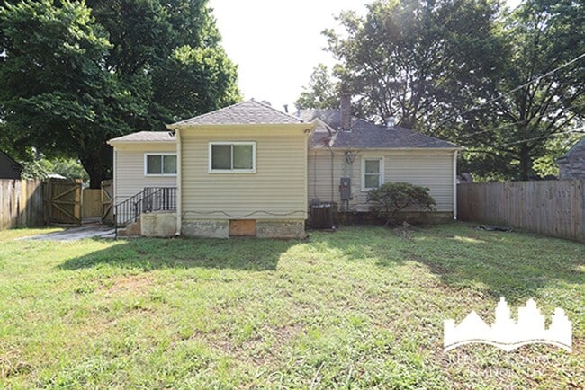 Building Photo - 837 Homer St