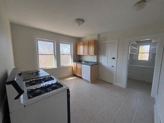 Building Photo - 26 Lebanon St