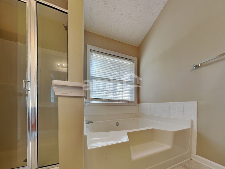 Building Photo - 3257 Tuggle Ives Dr