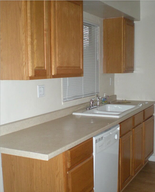 Building Photo - 1722 W Polk Way