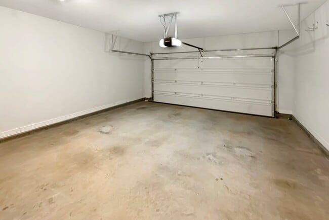 Building Photo - 106 Hickory Run