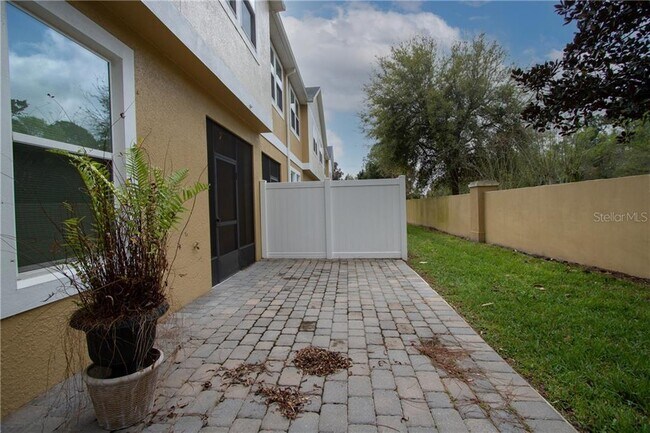 Building Photo - 14450 Desert Haven St