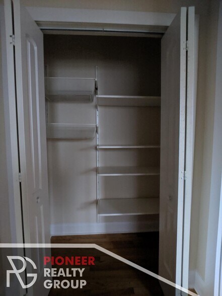 Building Photo - 618 W Patterson Ave