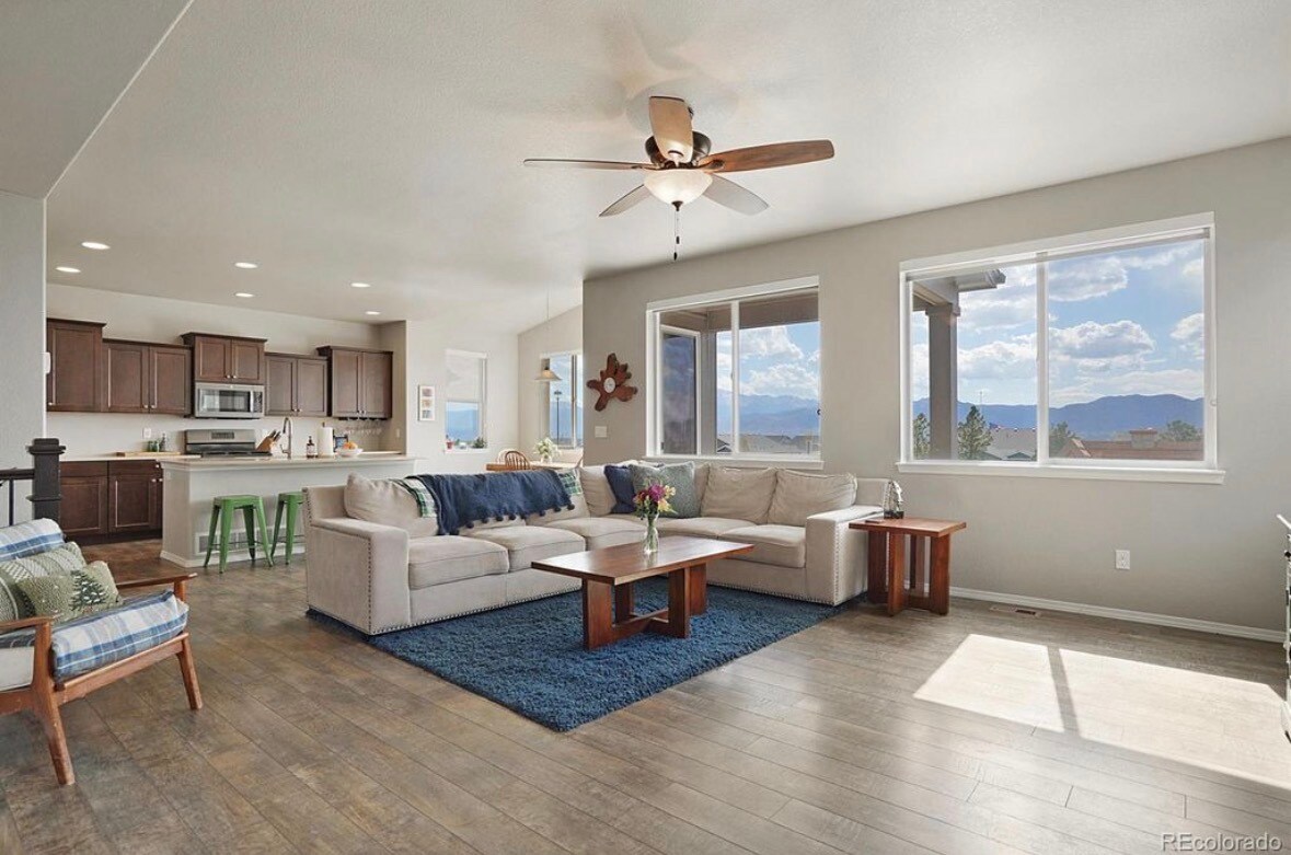 Building Photo - 11020 Echo Canyon Dr