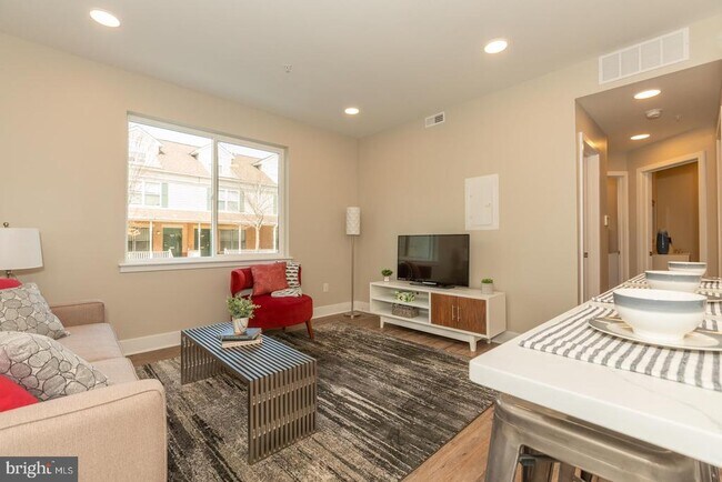 Building Photo - 2220 Master St