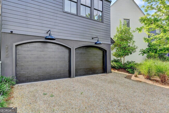 Building Photo - 2555 Brook Run
