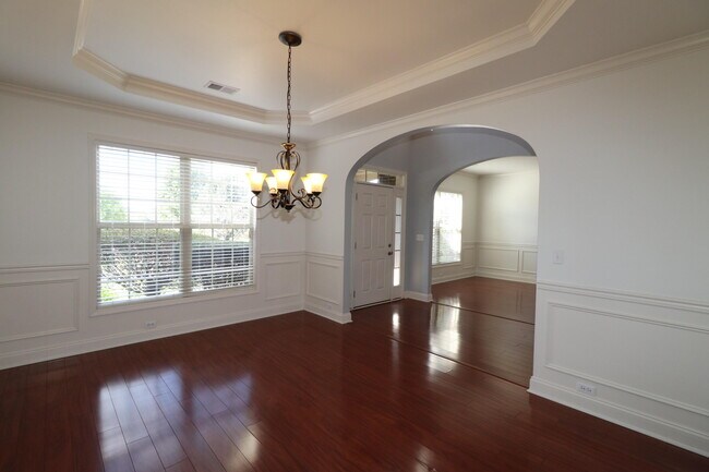 Building Photo - 417 Courchelle Dr