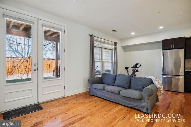 Building Photo - 515 N Street NW-#2