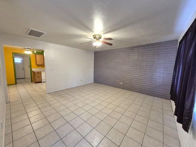 Building Photo - 6566 E Hawk Dr