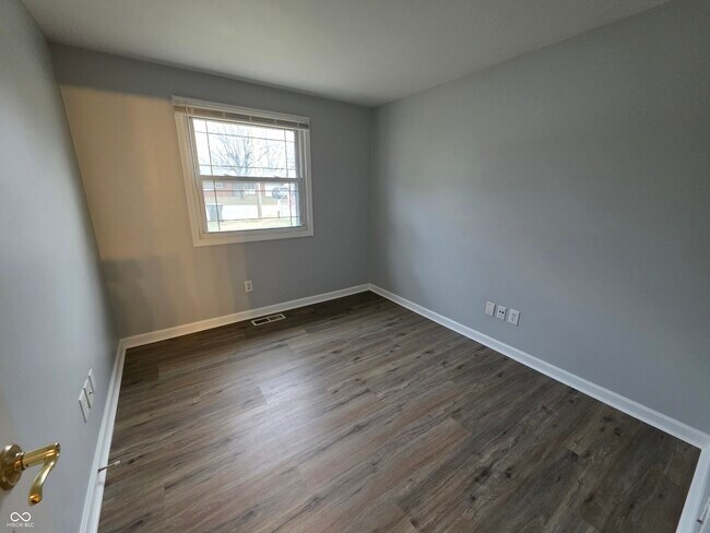 Building Photo - 1936 Heather Ct