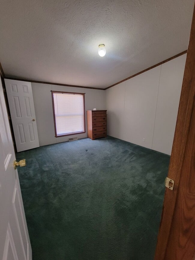 Building Photo - Large 3 bedroom in Oakwood