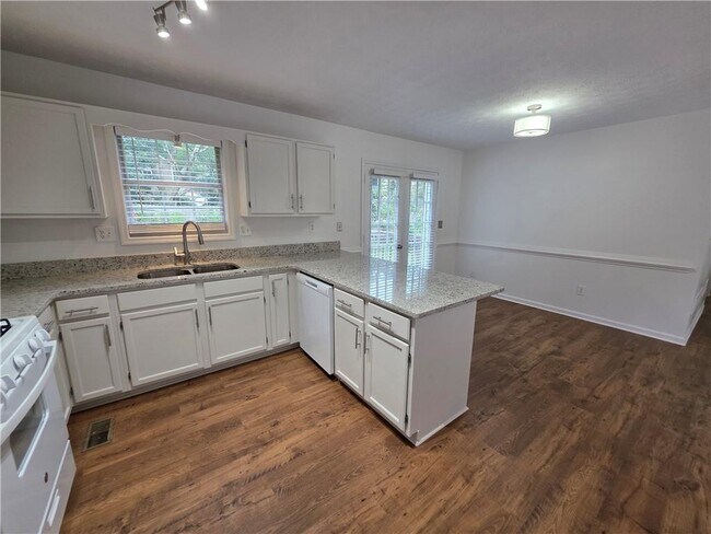 Building Photo - 4255 Brandy Ann Dr