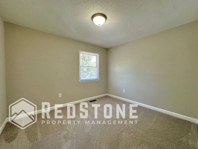 Building Photo - 727 S Broad St