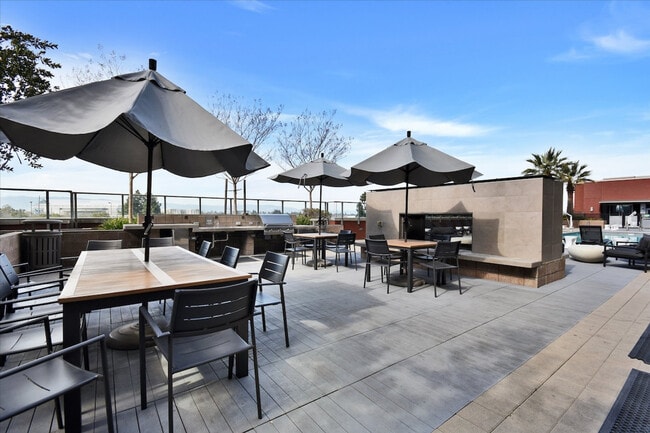 Building Photo - 77 N Almaden Ave