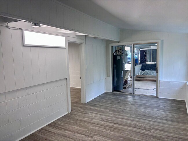 Building Photo - OAHU9364