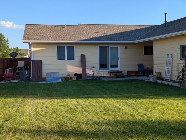 Building Photo - 145 Forest Grove Lane