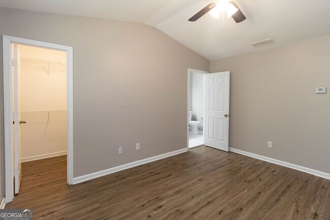 Building Photo - 745 Crestwell Cir