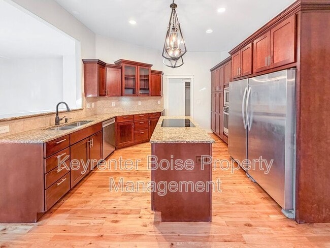 Building Photo - 1141 E Crowne Pointe Dr