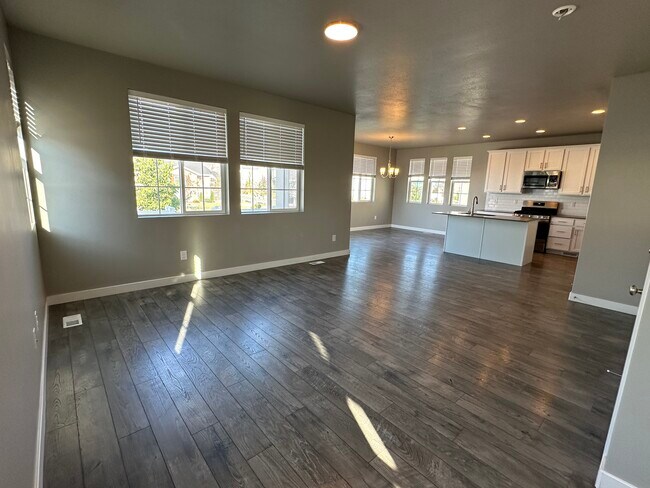 Building Photo - 1429 3500 W