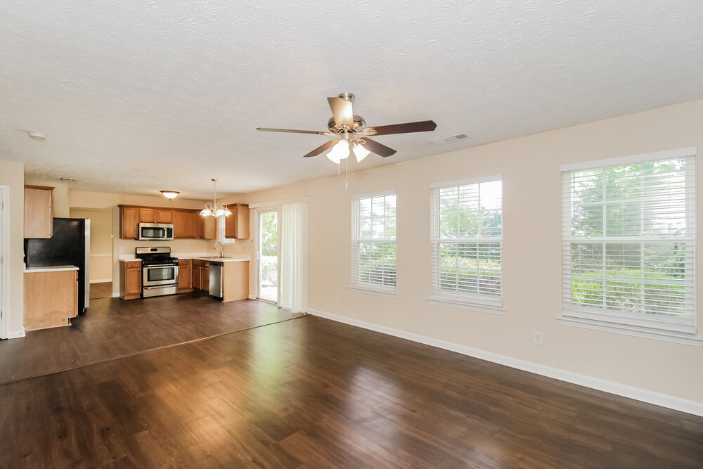 Building Photo - 12 Red Maple Way