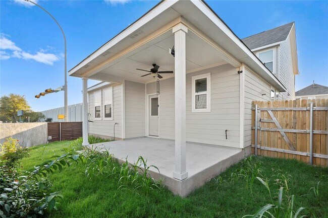 Building Photo - 15701 Oglethorpe Dr