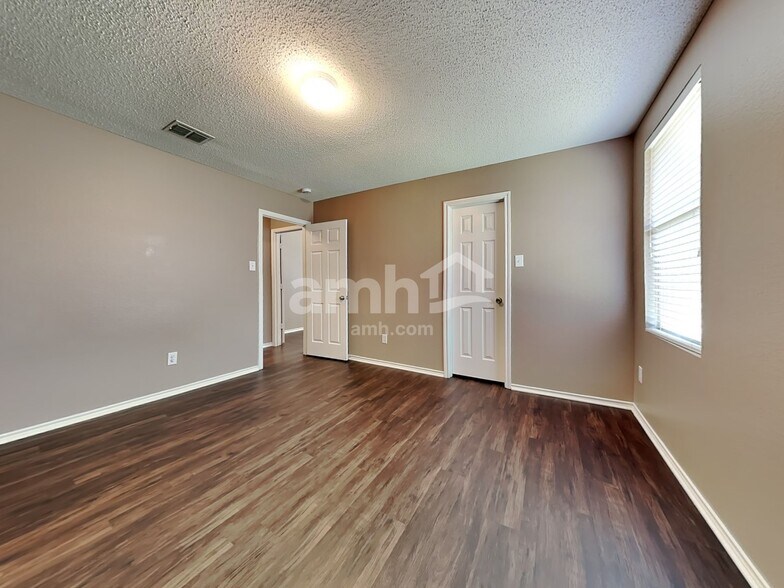 Building Photo - 3028 Misty Ridge Ln