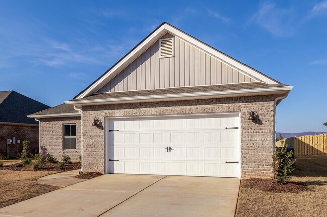 Building Photo - 6030 Margie Collins Dr SE