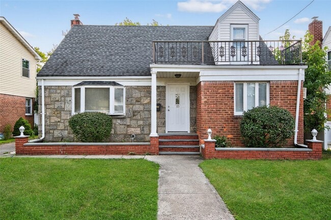 Primary Photo - 115 Norman St