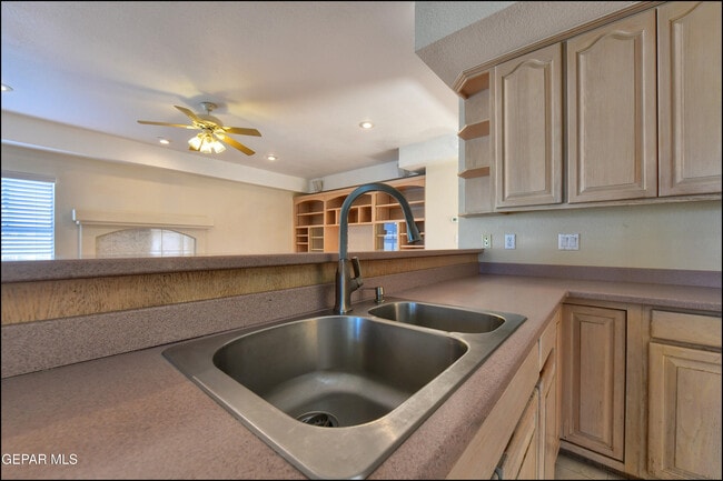 Building Photo - 6123 La Posta Dr