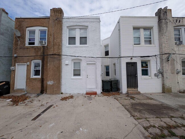 Building Photo - 1056 N Ohio Ave
