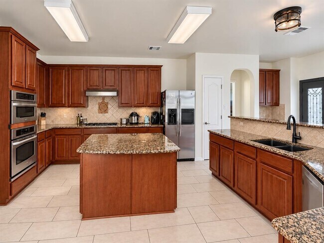 Building Photo - 17002 Brewer Blackbird Dr