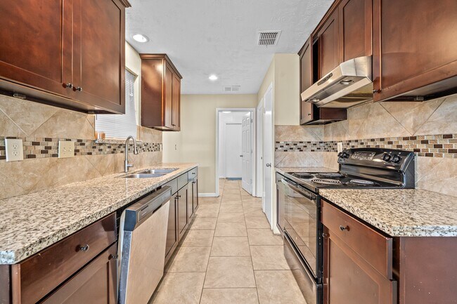 Building Photo - 11111 Longcommon Dr