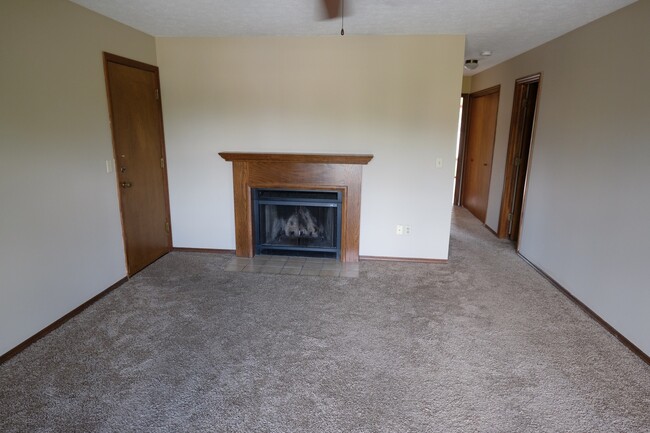 Building Photo - Full Featured 2 Bed, 2 Bath
