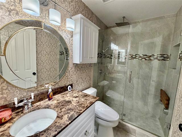 Building Photo - 708 Nettleton Dr