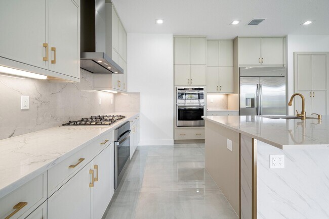 Building Photo - 8561 Crystal Downs Ave