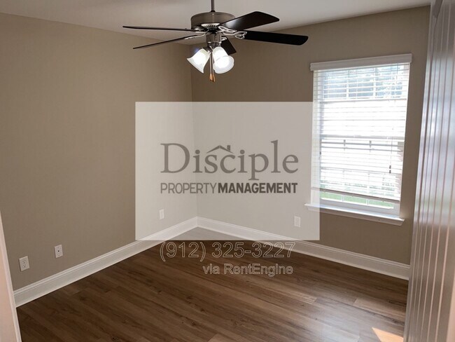 Building Photo - 202 Scarlett Ln