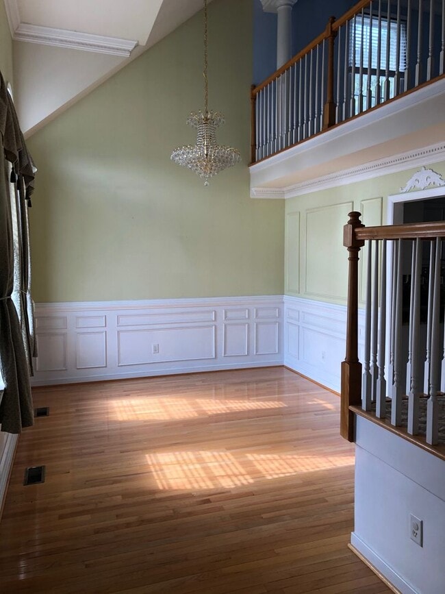 Building Photo - Stunning 4bdrm/2.5bth Home w/Loft Located in Chesterfield! Fenced in Backyard, 2 Car Garage, and ...