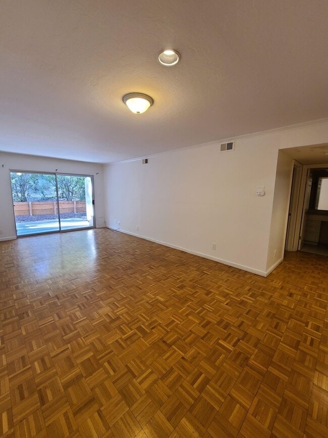 Building Photo - One Bedroom Unit in Sharon Park Neighborho...