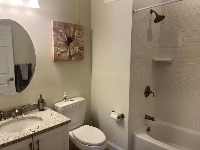 Building Photo - Edgewater Apartments