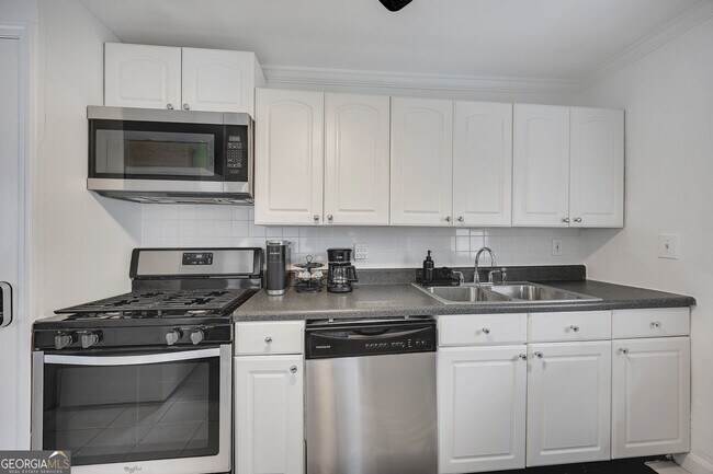 Building Photo - 1040 Herndon St NW