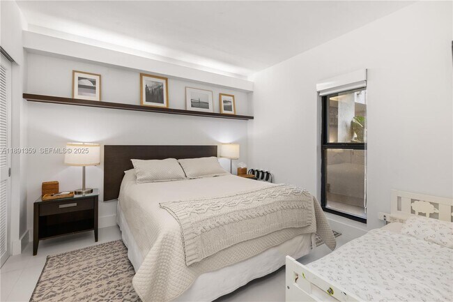 Building Photo - 101 Crandon Blvd