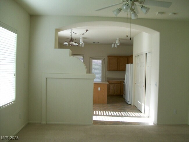 Building Photo - 10991 Pumpkin Ridge Ave