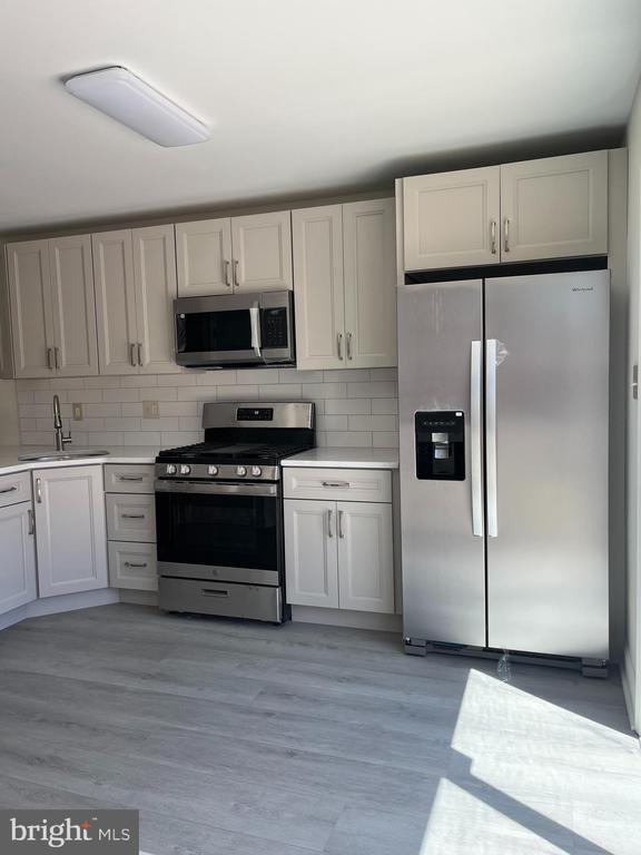 Building Photo - 6 Parktown Pl