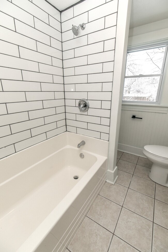 Building Photo - 347 High St